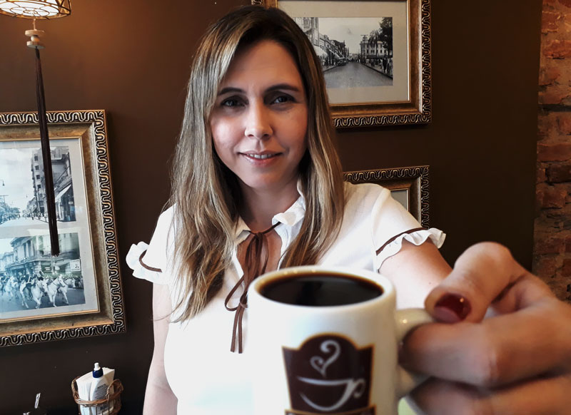 Jornalista Juliana Rangel BeSo café Ribeirão Preto