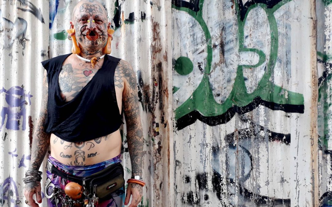 Kelsen registrou no punk e na pele a vontade de revolucionar