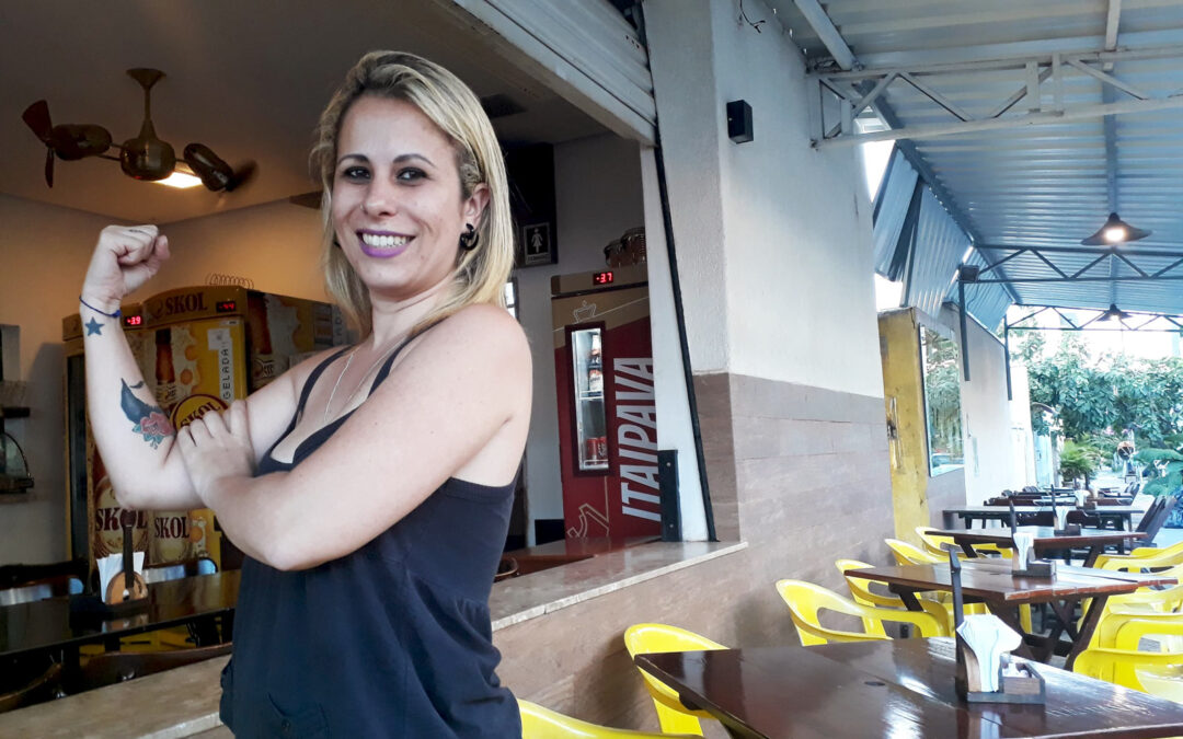 Tatiana é a mulher à frente do Bar do Chorinho