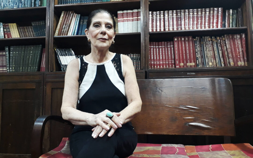 Há 44 anos, professora Heloisa faz o que ama