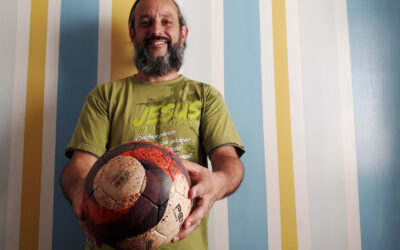 Cleber trocou escolinha de futebol do Corinthians por trabalho social com “Terceiro Céu”