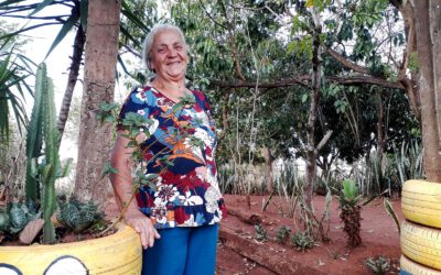 Dona Odete transformou terreno baldio em ‘recanto’ do bairro Portinari