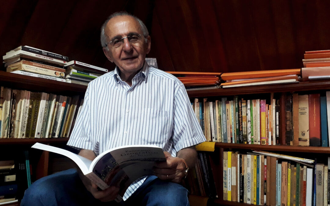 Melhem Adas mudou a forma de ensinar geografia e espalhou conhecimentos com seus livros