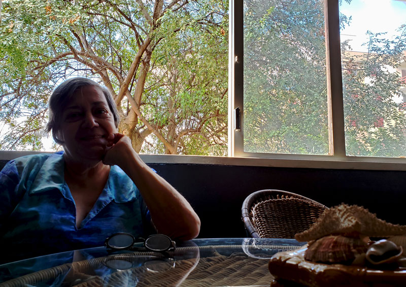 Inspirada em Cora Coralina, Tânia transforma em palavras as vivências de seus 72 anos 