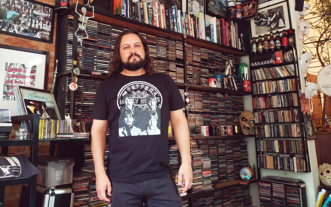 Colecionador e DJ, Freddy tem mais de 10 mil discos e CDS além de outras muitas peças