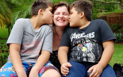 Amor de mãe: Aos 39 anos, Laura adotou os irmãos Gabriel e Mikael